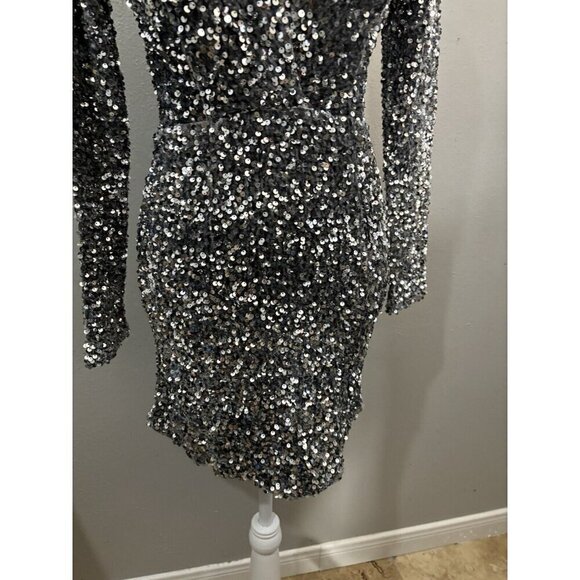 One And Only Sequin Silver Party Dress V Neck Short Fully Lines Stretchy Size XS - Picture 3 of 14
